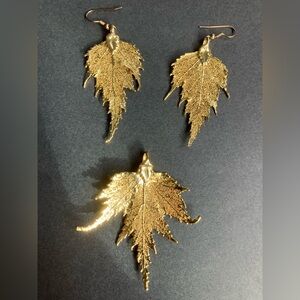 Elegant Gold Leaf Pendant and Earring Set